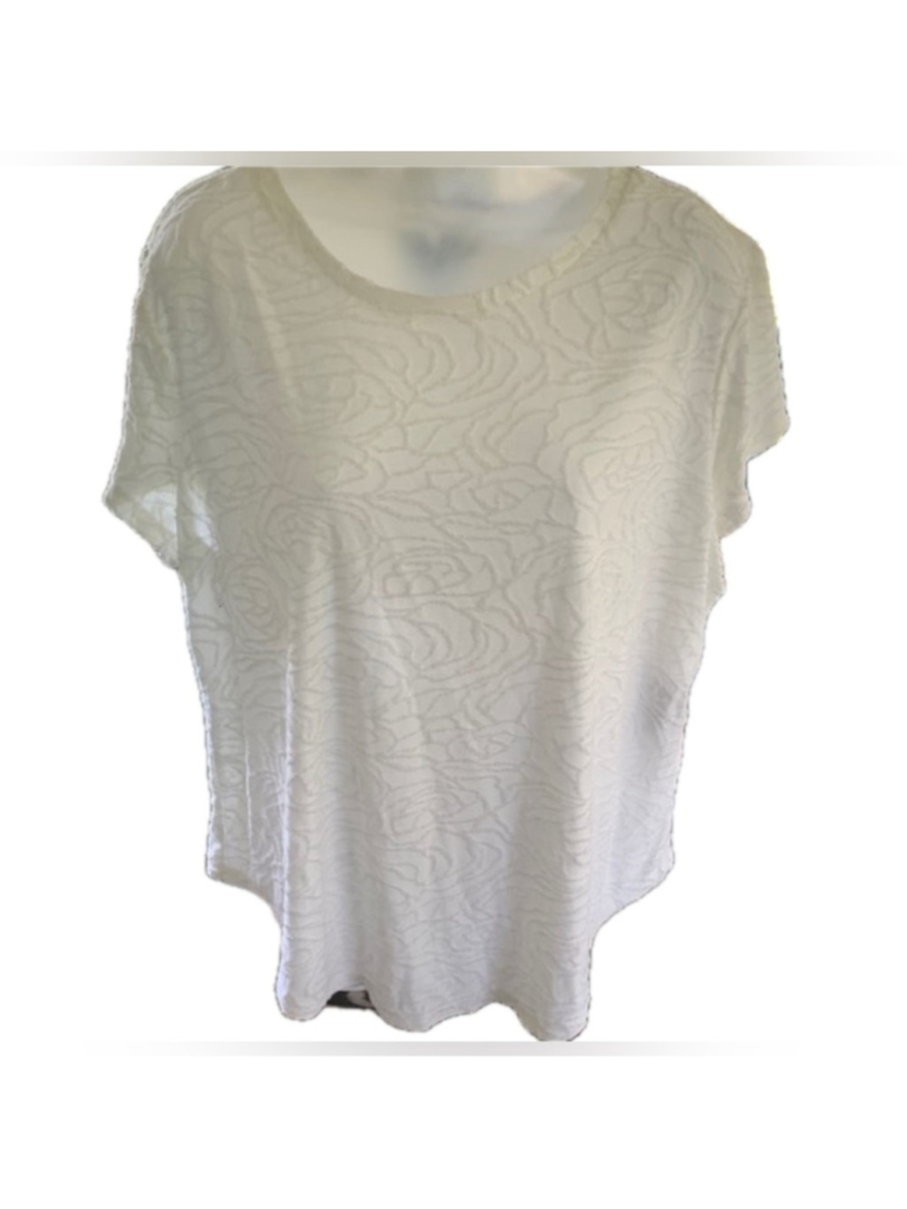 Vera Wang Textured cap sleeve top